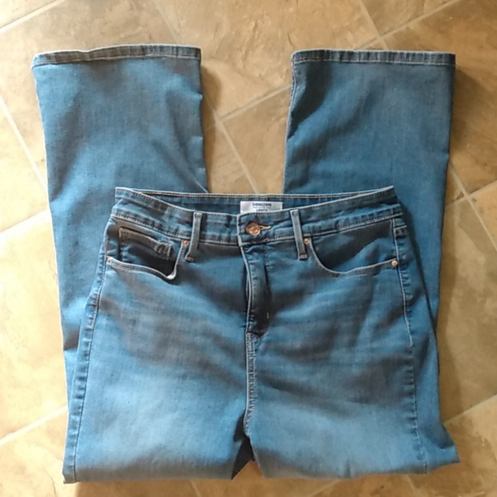 Levi's Denizen Ultra High Rise Cropped Flare